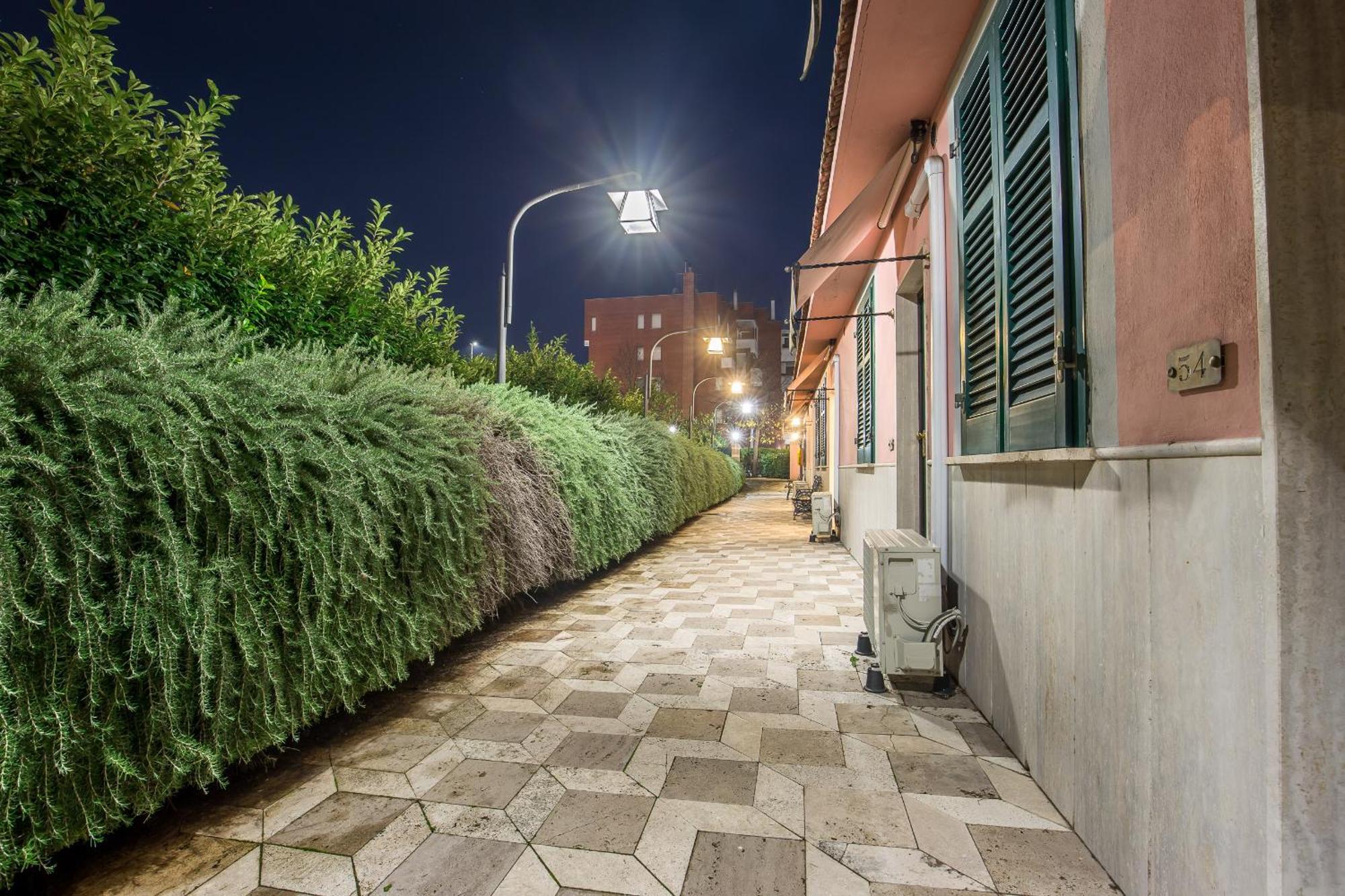 Hotel Arco Di Travertino Rome Exterior photo